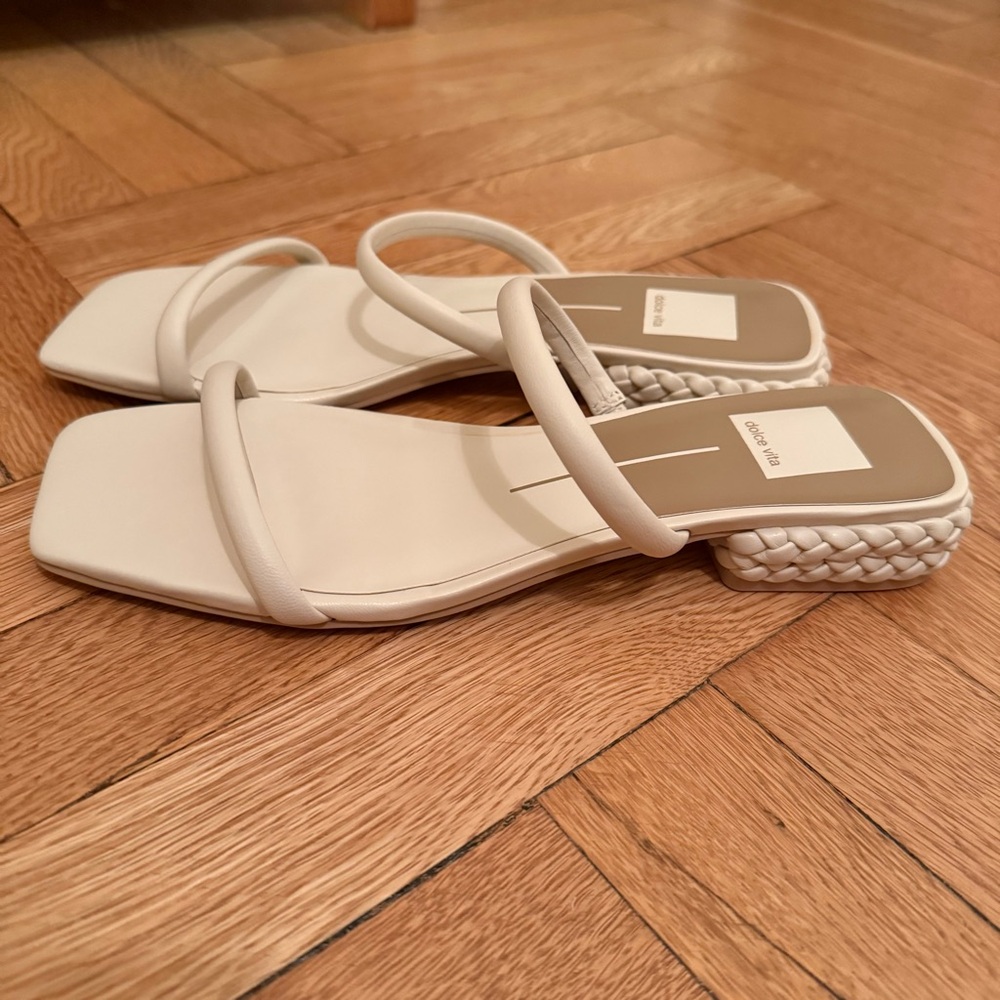 Dolce Vita Ivory Sandals BRAND NEW